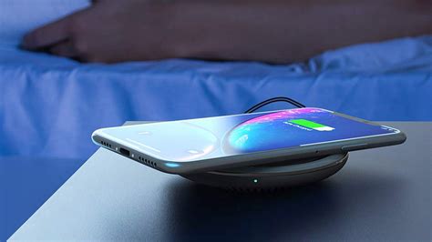В каких iPhone есть беспроводная зарядка и стоит ли ей пользоваться
