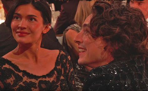 Kylie Jenner Y Timoth E Chalamet Asisten Juntos Y Se Besan En Los