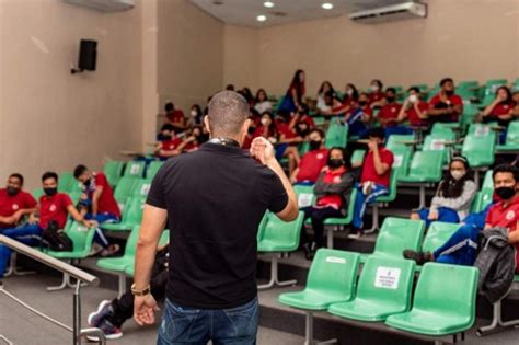 Polícia Civil realiza palestra de prevenção ao cyberbullying para