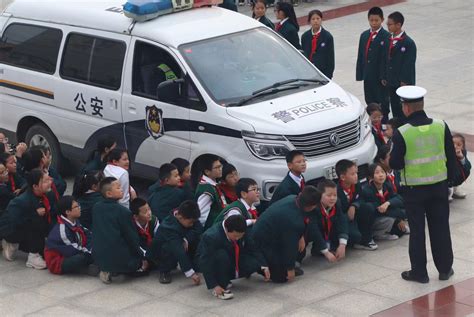 交通安全进校园 警校携手筑安全——北关逸夫小学交通安全知识进校园 校园新闻 白水教育综合服务