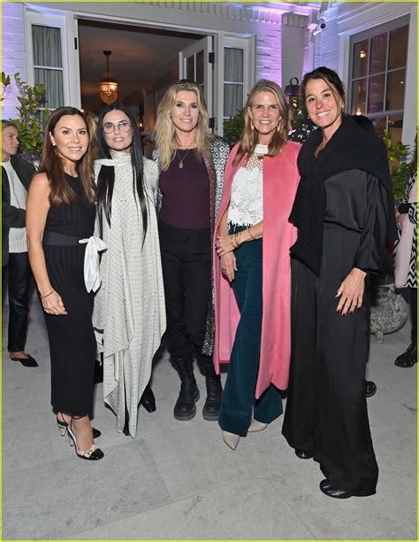 Gwyneth Paltrow Gifts Star Studded Crowd With Goop Vibrators At Screening Of Sex Love Goop