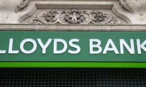 Lloyds Bank Urges Customers With 5 000 Cash In Account To Take Action