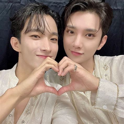 Pin By Jess On Seventeen Seoksoo Selca Joshua Seventeen Seventeen