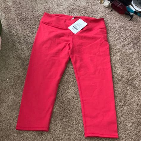 Fabletics Pants And Jumpsuits Nwt Fabletics Salar Capri Poshmark