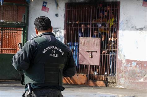 Reportan Tres Gendarmes Retenidos Por Reos En La C Rcel De Angol