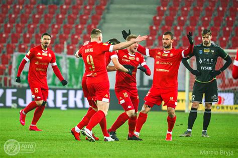 Fortuna I Liga Widzew D Rozpocz Okienko Napastnik Rozsta Si Z