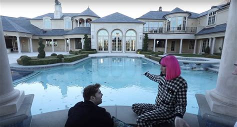 Jeffree Star is selling his $20 million California mansion - PopBuzz