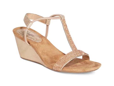 42 Best Wedding Wedges You Can Buy Now