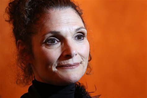 9 Astounding Facts About Mary Elizabeth Mastrantonio - Facts.net