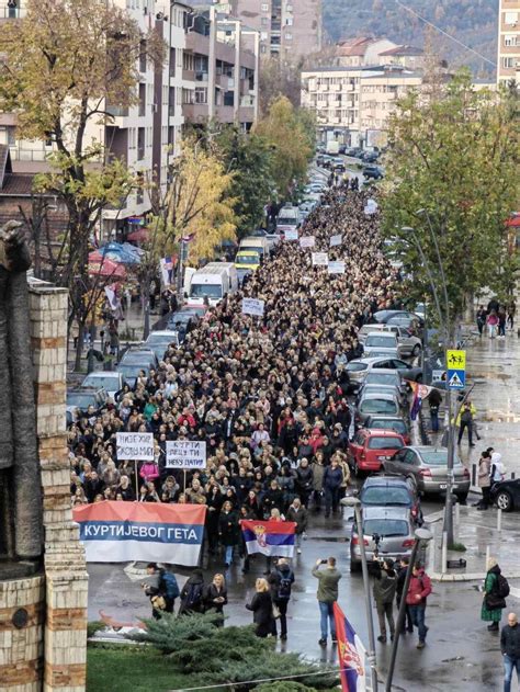 NIJE HIR HOĆU MIR U Severnoj Mitrovici protest žena protiv