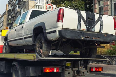 Why Should You Consider Choosing Auto Wreckers For