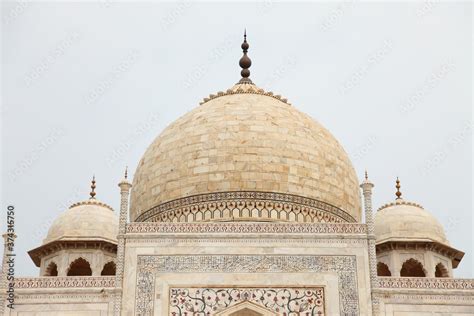 Taj Mahal, India, a masterpiece of architecture Stock Photo | Adobe Stock