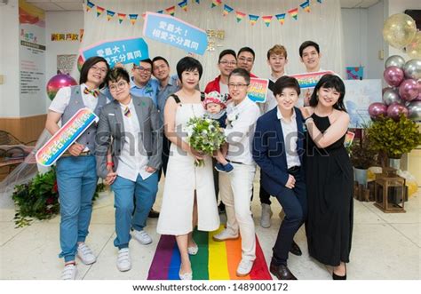 Taiwan Legalize Same Sex Marriage：超過 34 張已獲授權的免版稅庫存照片 Shutterstock