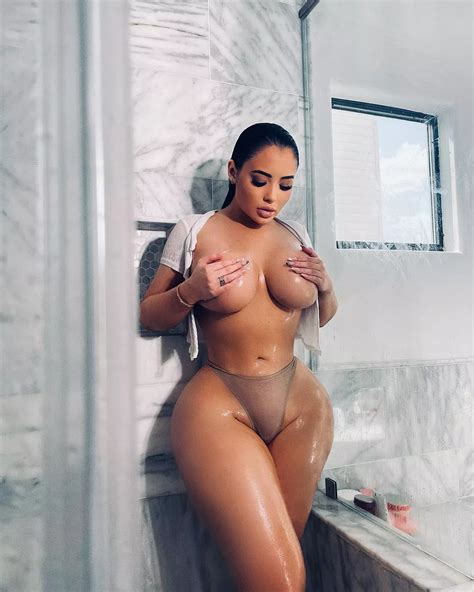 Nudes AmazingCurves NUDE PICS ORG