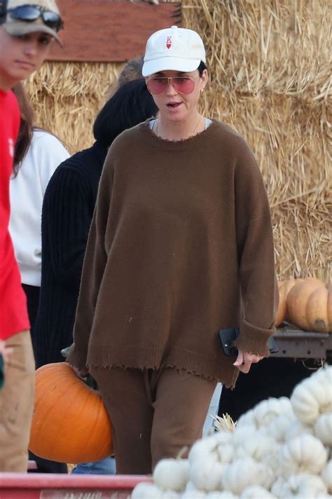 Katy Perry At A Pumpkin Patch In Los Angeles 10072022 Hawtcelebs