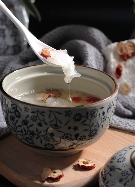 Snow Fungus Soup | Easy Chinese Recipes