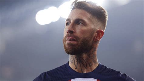 Sergio Ramos Empuja A Un Fot Grafo Y Se Hace Viral