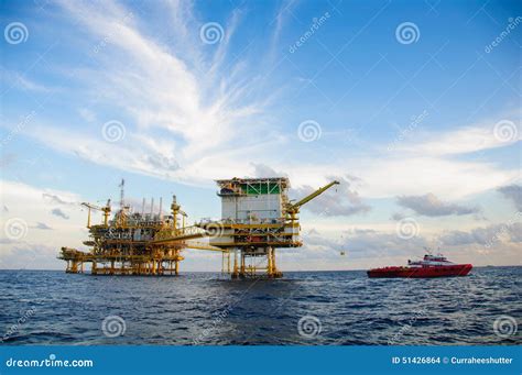 Oil and Gas Platform in the Gulf or the Sea, Offshore Oil and Rig Construction, Energy Business ...