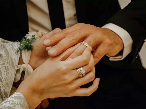 5 Reasons Why People Get Married