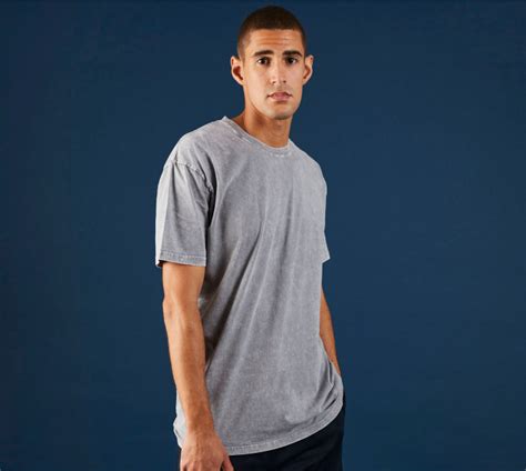 Garment Dye vs. Pigment Dye: Key Differences & Benefits