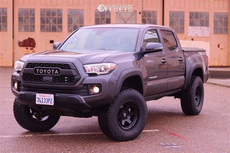 2019 Toyota Tacoma With 17x9 12 Fuel Shok And 3370r17 Toyo Tires Open