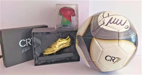 Cristiano Ronaldo - Football - Golden boot; CR7 ball; - Catawiki