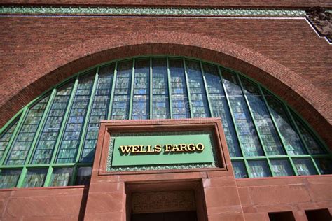 Historic Prairie Style Wells Fargo Bank In Owatonna Mn Editorial Stock