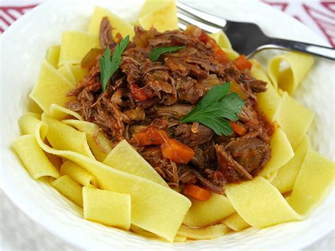 Slow Cooker Lamb Ragu - Slow Cooking Perfected