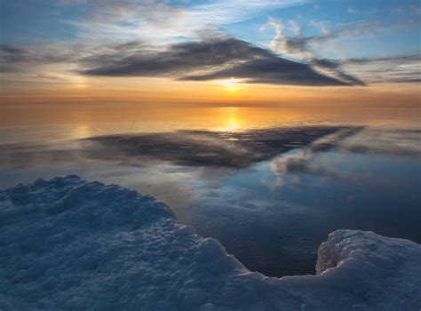 Фото Зима на море, легкая рябь на поверхности холодной воды