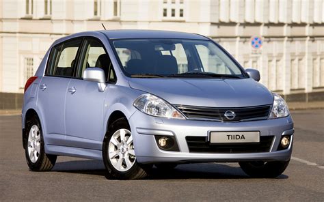 2010 Nissan Tiida Hatchback - Wallpapers and HD Images | Car Pixel