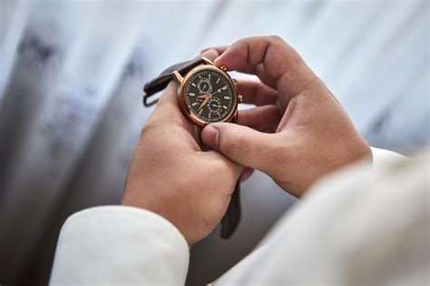 Premium Photo Businessman Checking Time On His Wrist Watch