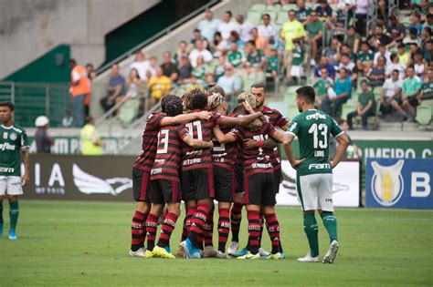 Campeão Flamengo vence Palmeiras em dia de recordes O Presente