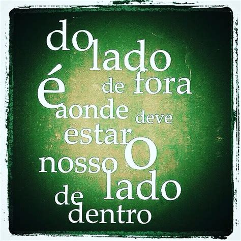 A Green And White Sign That Says Do Diago De Tora