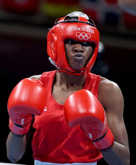 Jo Paris Marcelat Sakobi Et Brigitte Mbabi La Boxe F Minine Pour