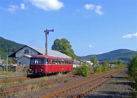 Ein Stadler Gtw Der Hellertalbahn F Hrt Am Auf Gleis