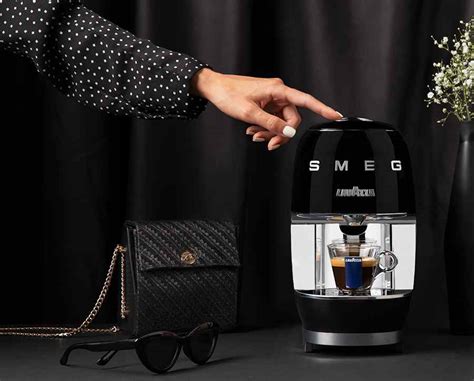 Tech Addict: SMEG & Lavazza Coffee Machine | Daily Addict