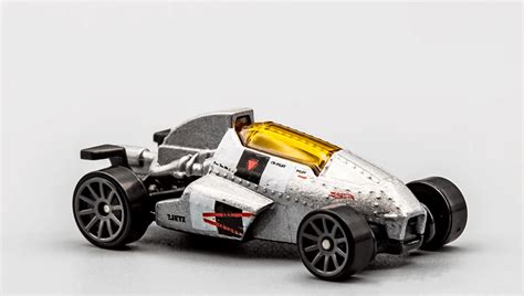 Машинка Базова Hot Wheels Jet Z GHB Dream Garage Grey