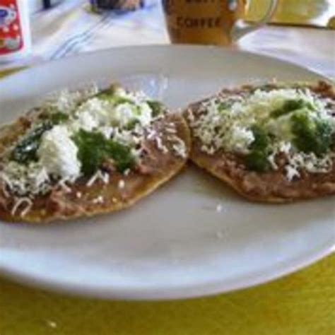 Tostadas De Frijoles