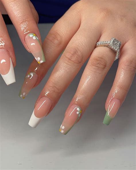 Trending Summer Nails To Inspire You Minimalist Nails Chic Nails