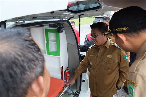 Dua Kelurahan Di Kukar Terima Bantuan Ambulans