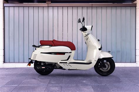 Keeway Sixties 300i Matte White Price Images Mileage Specs Features