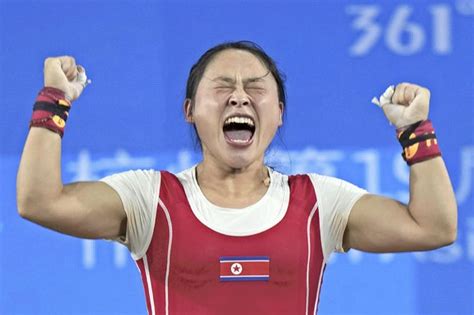 女子重量挙げ49キロ級、北朝鮮のリ・ソングムが世界新記録トータル216キロ ライブドアニュース