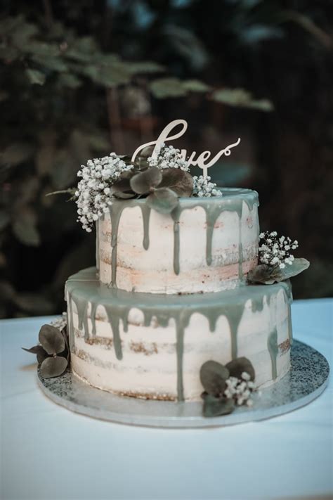 Naked Cake Mit Eucalyptus Torte Hochzeit Hochzeitstorte Hochzeitskuchen