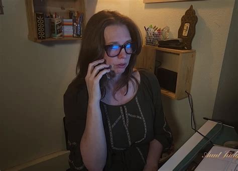 Your Mature MILF Neighbor Autumn Thanks You By Masturbating For You POV