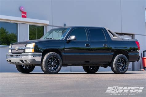 Chevrolet Avalanche With Moto Metal Mo In Gloss Black