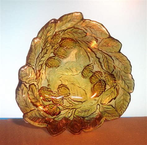 Carnival Glass Serving Bowl Loganberry Marigold Indiana