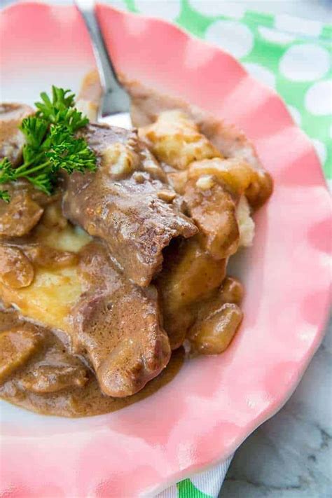 Mushroom Crock Pot Cube Steak Gravy The Kitchen Magpie