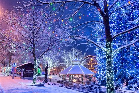 Best Christmas Markets in the USA for Holiday Cheer • Trimm Travels