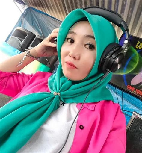 Profil Meli Dedi Penyanyi Lagu Sikok Bagi Duo Yang Viral Lengkap