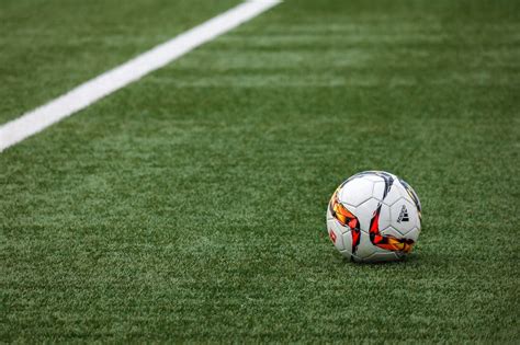 Nueva cancha de fútbol empastada de Nacimiento 75% de avance